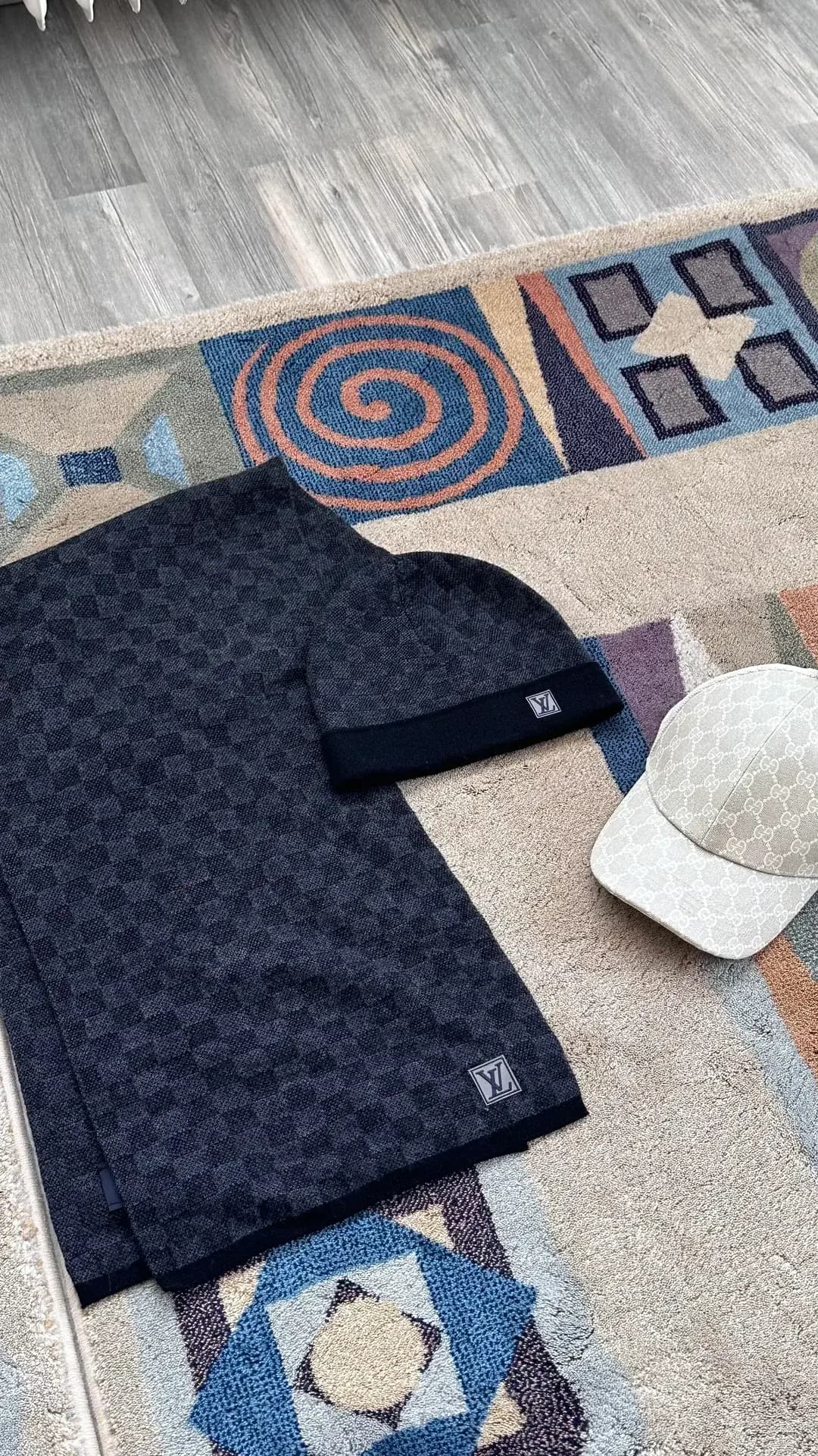 ~14.5 kg Hipobuy haul — six pairs, LV-style knits & Damier accessories photo 7