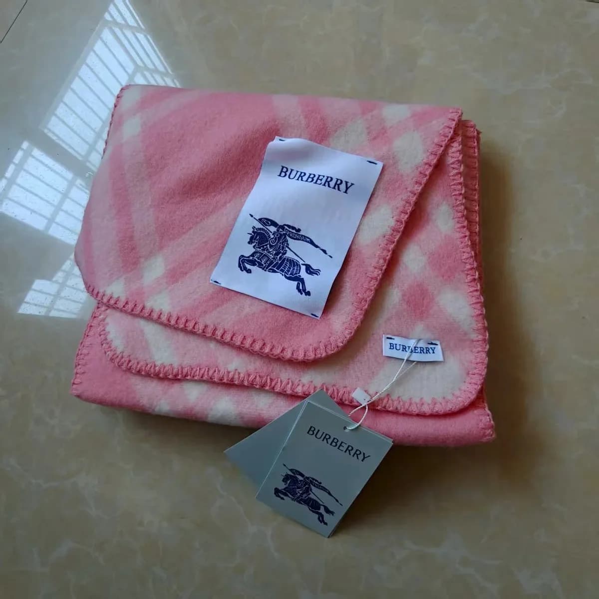 Burberry Pink & White Check Blanket — Hipobuy Spreadsheet find